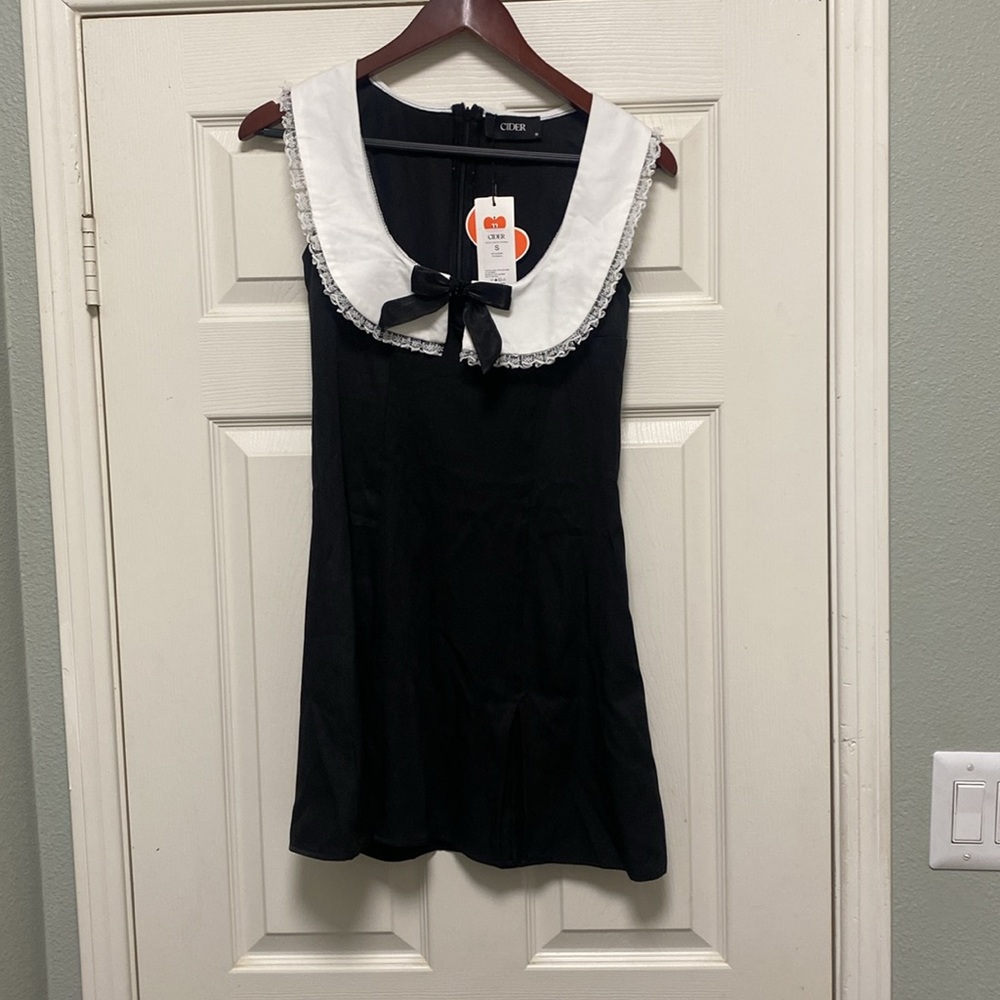 Cider small women’s dress with cute bib/collar